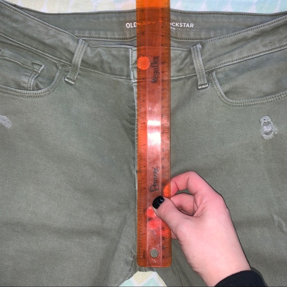 Distressed Mid Rise Jeans - Picture 10 of 10